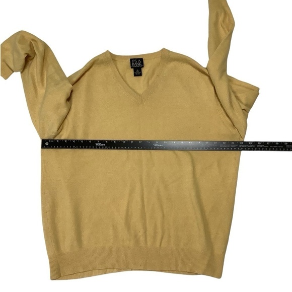Jos. A Bank Cashmere V-neck Long Sleeve Sweater Sz Medium Yellow Fits Larger - Picture 4 of 7